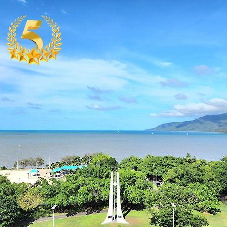 Cairns Luxury Seaview Apartment Exterior photo