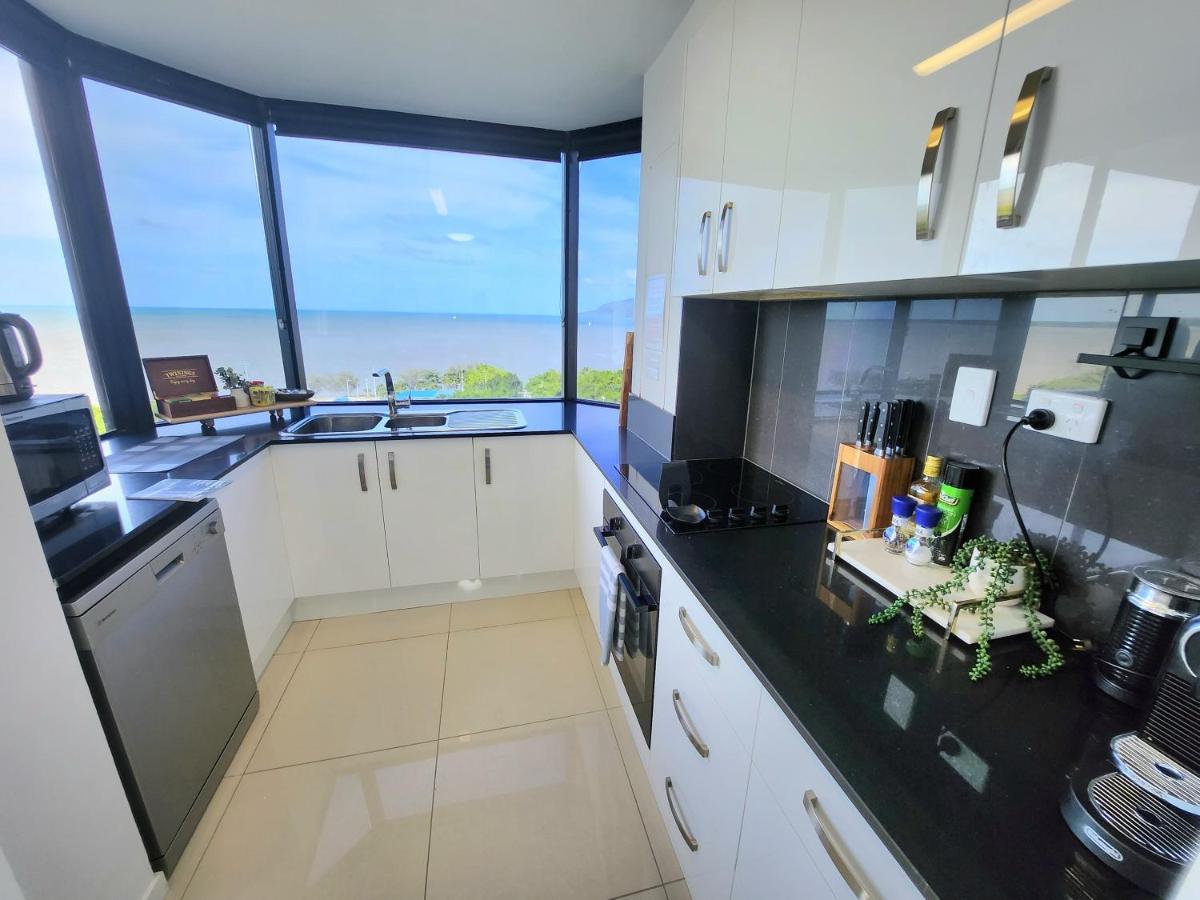 Cairns Luxury Seaview Apartment Exterior photo